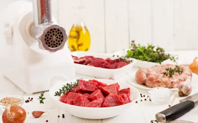 Domowa kiełbasa krok po kroku – mięso, sól, peklowanie i obróbka cieplna