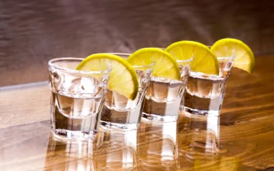 Ile kalorii ma wódka – rachunek z objętości i procentów